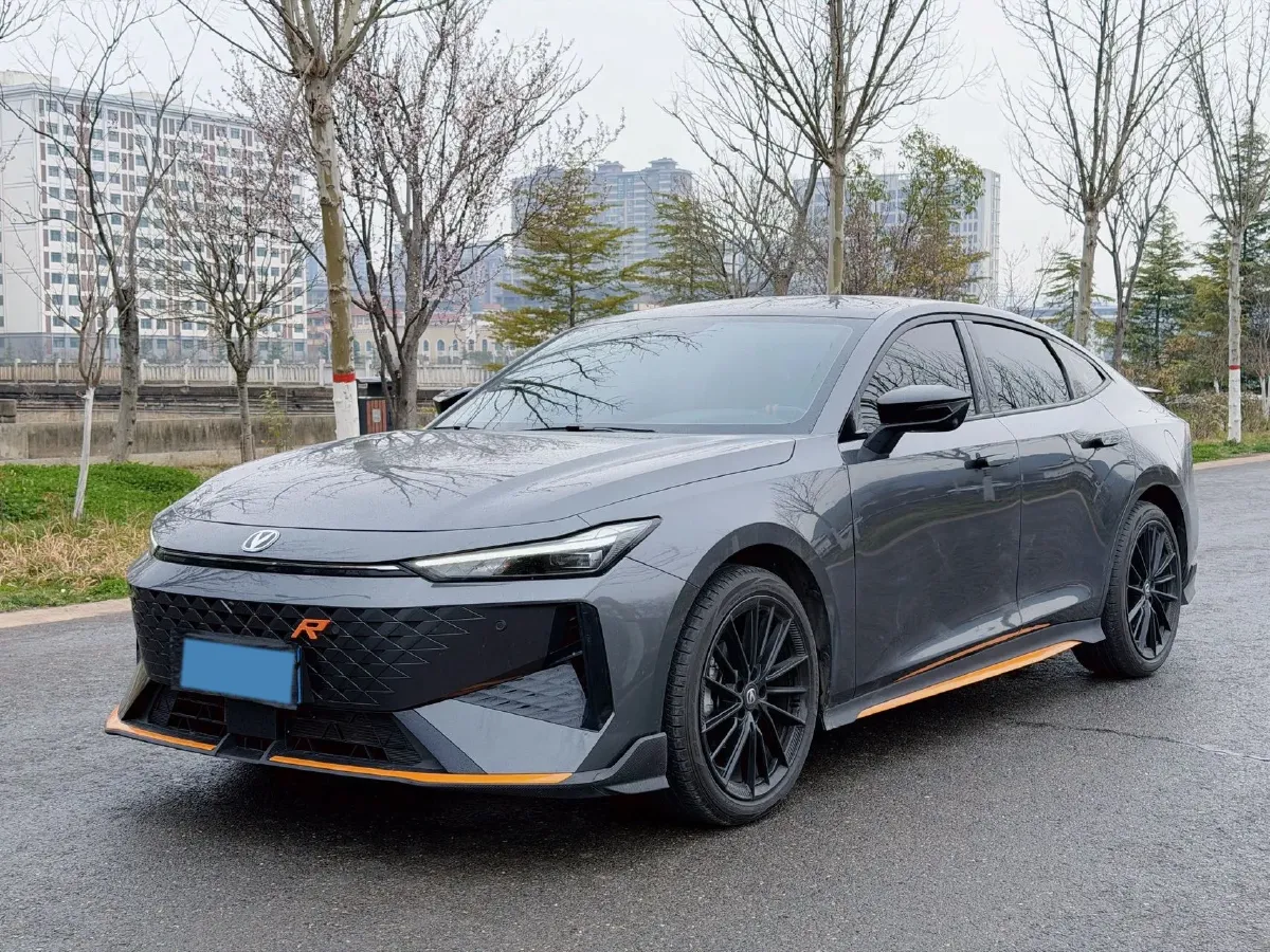 2024 ChangAn UNI-V 1.5T 188HP L4 7DCT,autocango,china used car exporter,china ev exporter,chinese used car exporter,chinese used ev exporter