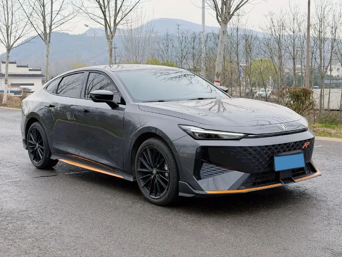 2024 ChangAn UNI-V 1.5T 188HP L4 7DCT,autocango,china used car exporter,china ev exporter,chinese used car exporter,chinese used ev exporter