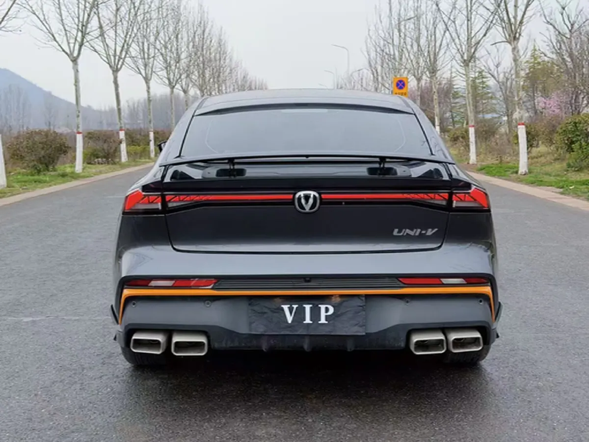 2024 ChangAn UNI-V 1.5T 188HP L4 7DCT,autocango,china used car exporter,china ev exporter,chinese used car exporter,chinese used ev exporter