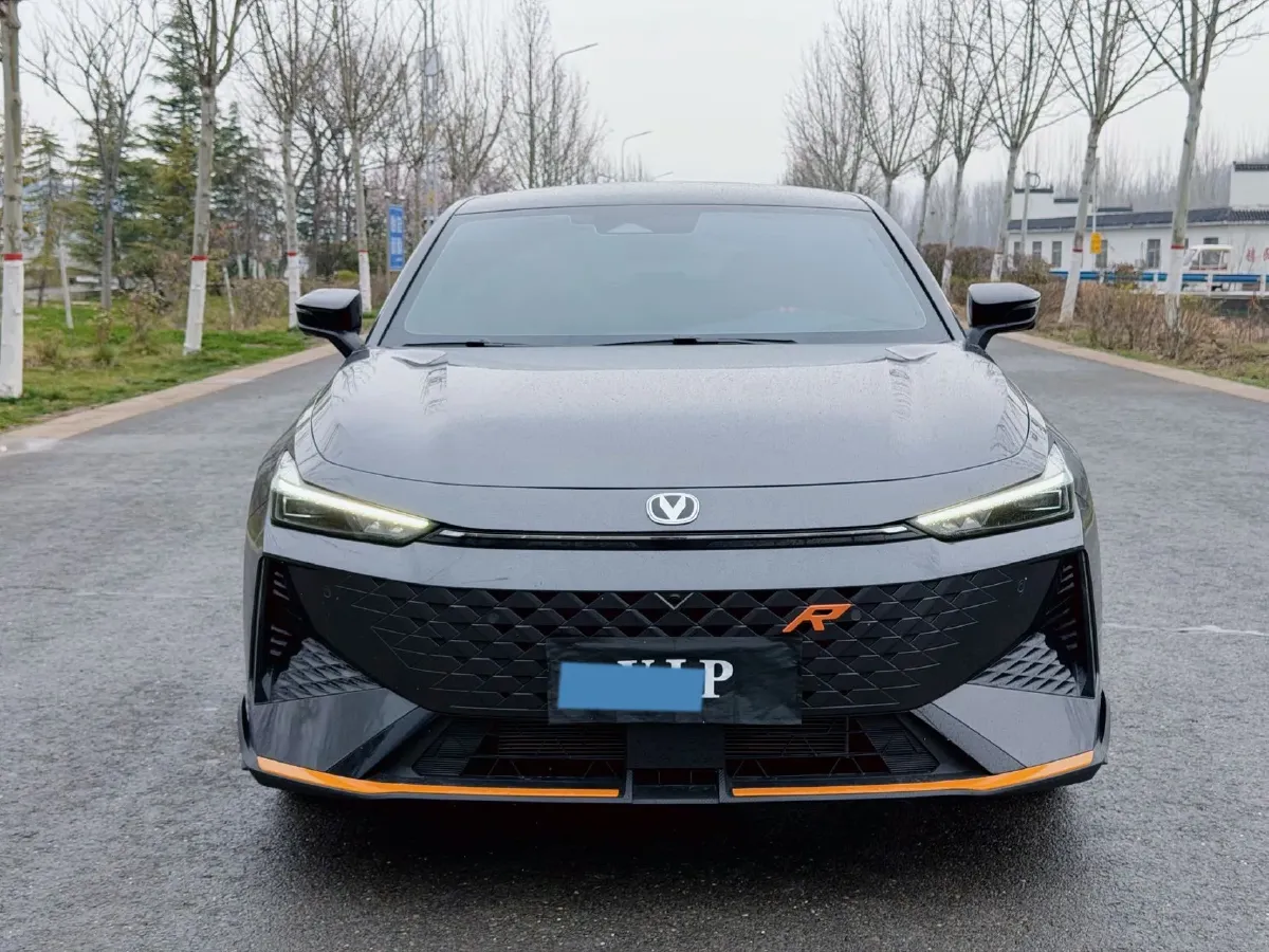 2024 ChangAn UNI-V 1.5T 188HP L4 7DCT,autocango,china used car exporter,china ev exporter,chinese used car exporter,chinese used ev exporter