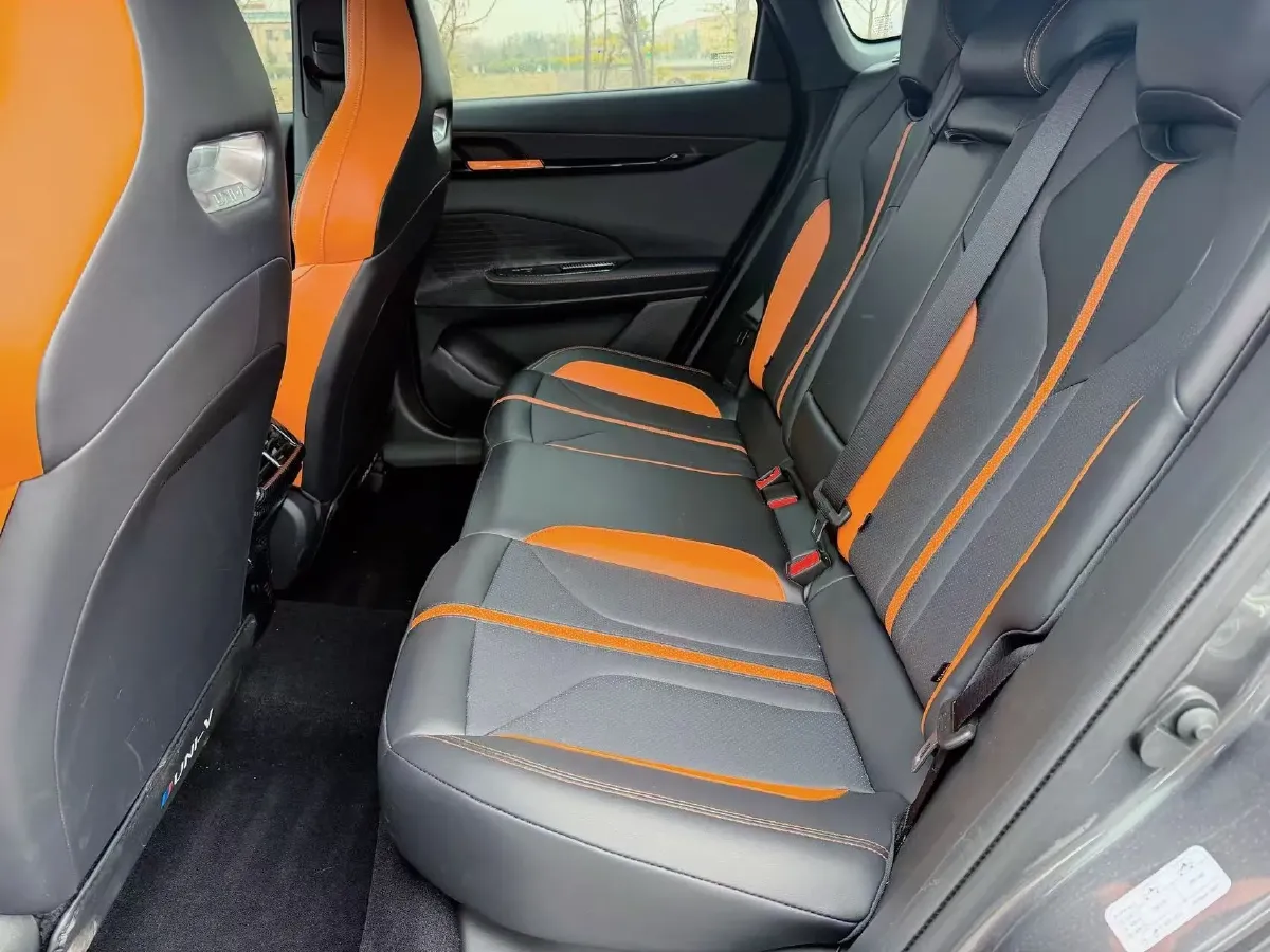 2024 ChangAn UNI-V 1.5T 188HP L4 7DCT,autocango,china used car exporter,china ev exporter,chinese used car exporter,chinese used ev exporter