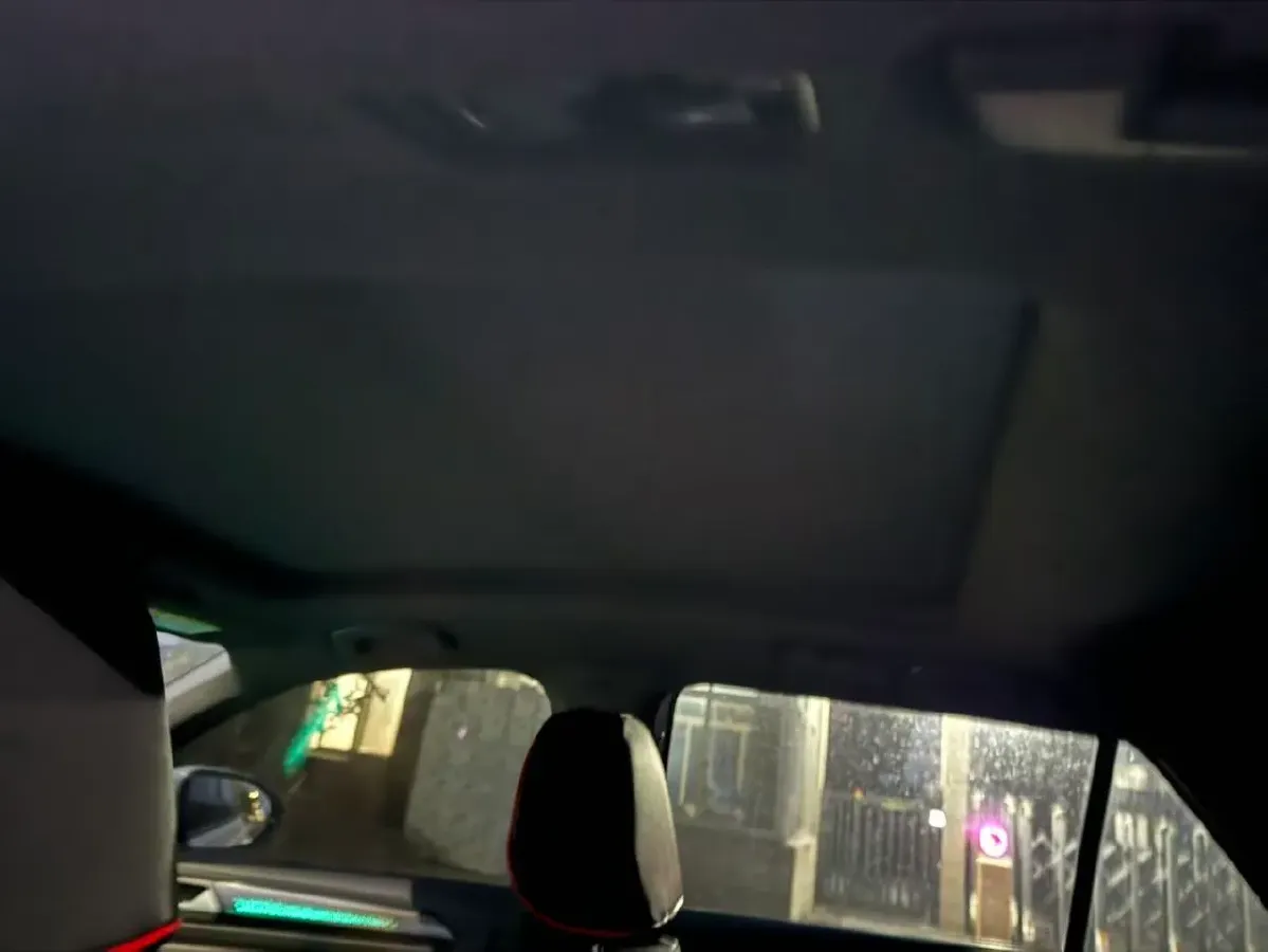 2023 Volkswagen T-Roc 1.5T 160HP L4 7DCT,autocango,china used car exporter,china ev exporter,chinese used car exporter,chinese used ev exporter