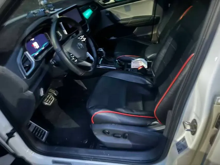 2023 Volkswagen T-Roc 1.5T 160HP L4 7DCT,autocango,china used car exporter,china ev exporter,chinese used car exporter,chinese used ev exporter