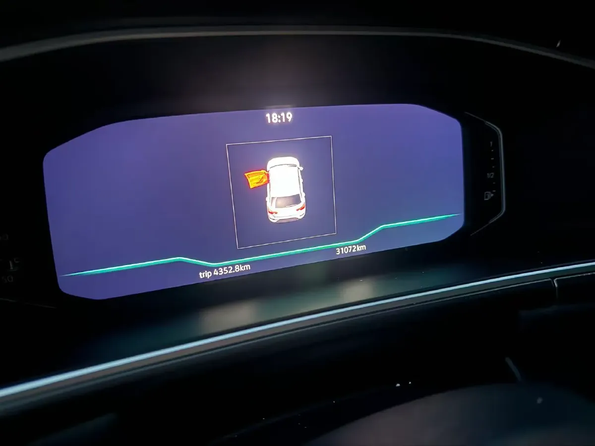 2023 Volkswagen T-Roc 1.5T 160HP L4 7DCT,autocango,china used car exporter,china ev exporter,chinese used car exporter,chinese used ev exporter