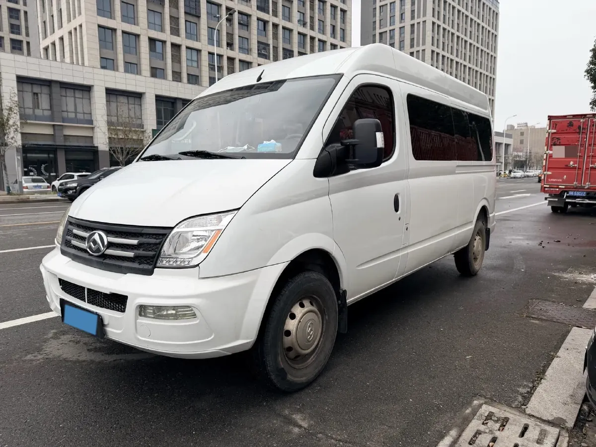 2021 MAXUS XinTu V80 2.0T 127HP L4 6MT,autocango,china used car exporter,china ev exporter,chinese used car exporter,chinese used ev exporter