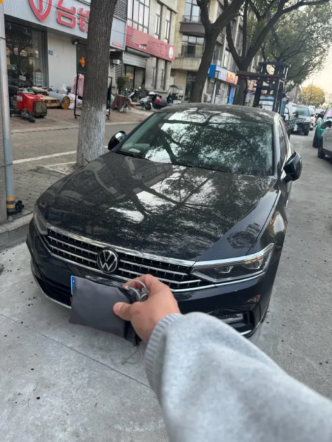 2023 Volkswagen Magotan 2.0T 186HP L4 7DCT,autocango,china used car exporter,china ev exporter,chinese used car exporter,chinese used ev exporter