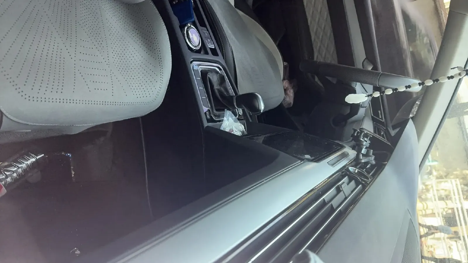 2023 Volkswagen Magotan 2.0T 186HP L4 7DCT,autocango,china used car exporter,china ev exporter,chinese used car exporter,chinese used ev exporter