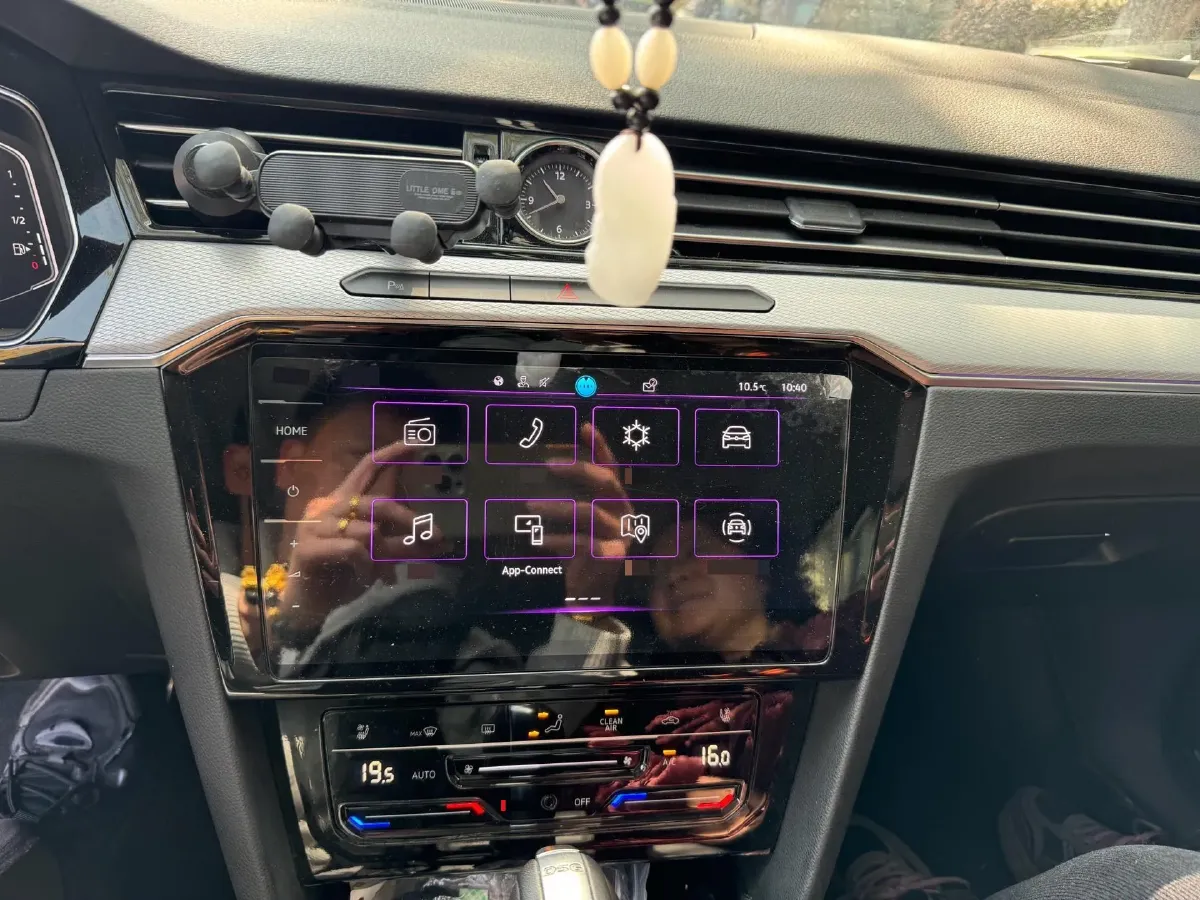 2023 Volkswagen Magotan 2.0T 186HP L4 7DCT,autocango,china used car exporter,china ev exporter,chinese used car exporter,chinese used ev exporter