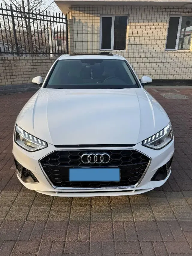 2022 Audi A4L 2.0T 190HP L4 7DCT,autocango,china used car exporter,china ev exporter,chinese used car exporter,chinese used ev exporter