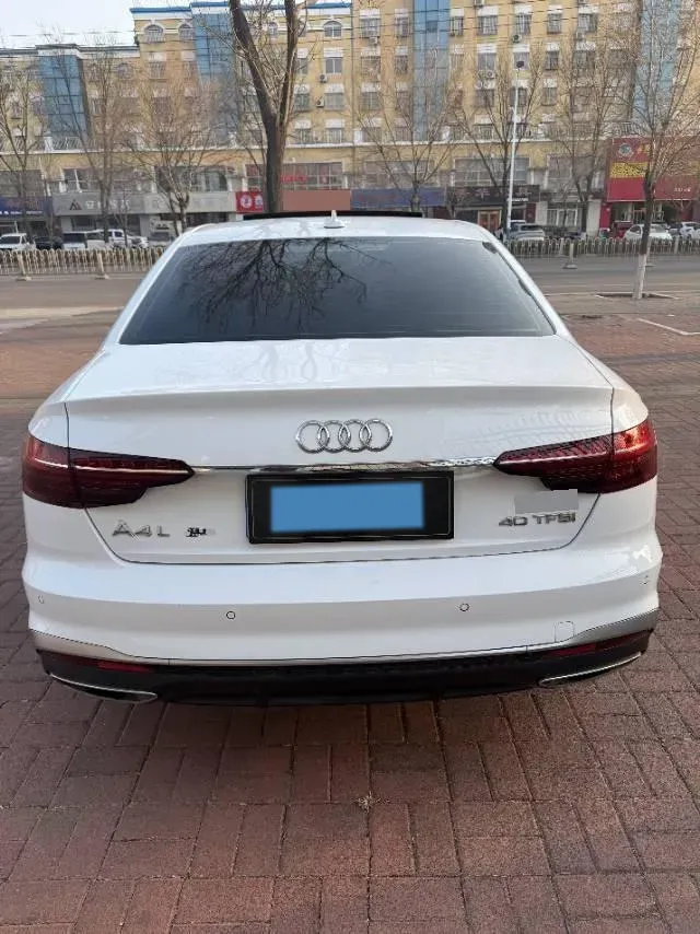 2022 Audi A4L 2.0T 190HP L4 7DCT,autocango,china used car exporter,china ev exporter,chinese used car exporter,chinese used ev exporter