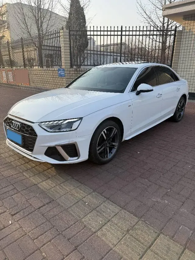 2022 Audi A4L 2.0T 190HP L4 7DCT,autocango,china used car exporter,china ev exporter,chinese used car exporter,chinese used ev exporter