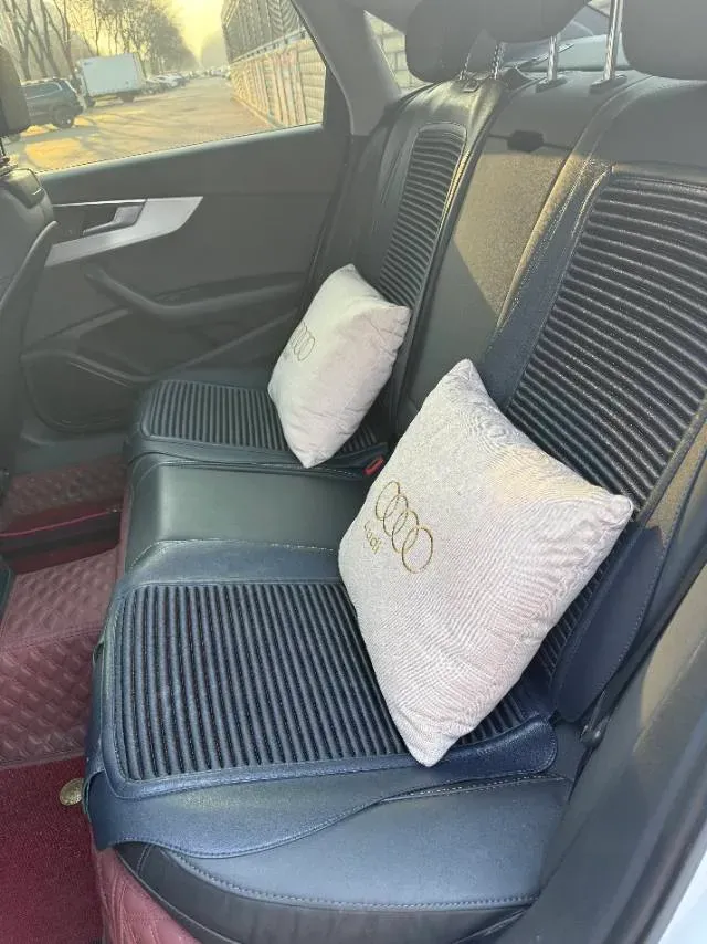 2022 Audi A4L 2.0T 190HP L4 7DCT,autocango,china used car exporter,china ev exporter,chinese used car exporter,chinese used ev exporter