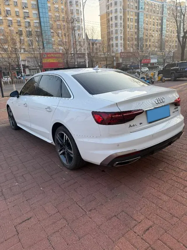 2022 Audi A4L 2.0T 190HP L4 7DCT,autocango,china used car exporter,china ev exporter,chinese used car exporter,chinese used ev exporter