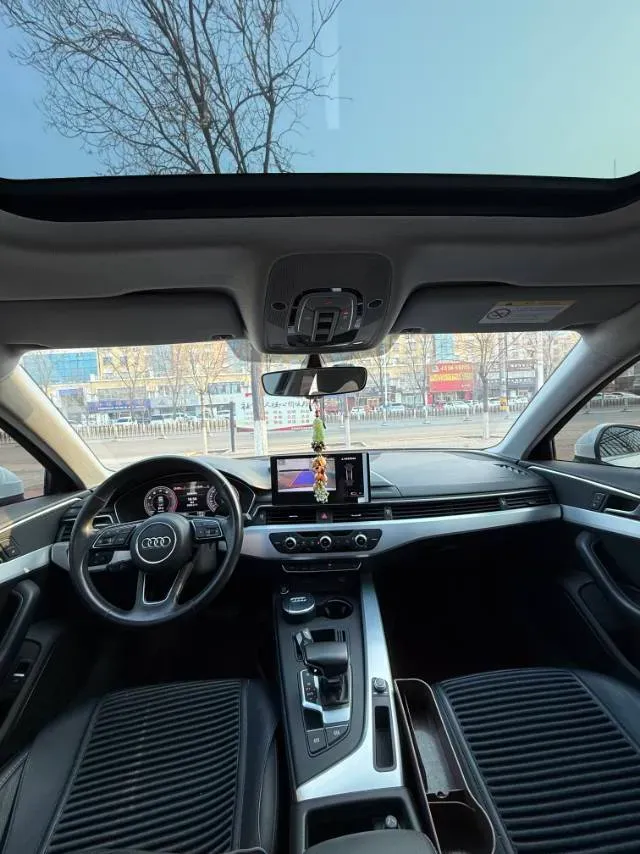 2022 Audi A4L 2.0T 190HP L4 7DCT,autocango,china used car exporter,china ev exporter,chinese used car exporter,chinese used ev exporter