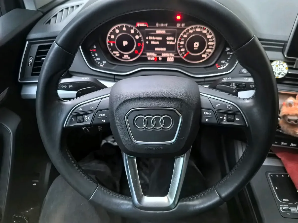 2020 Audi Q5L 2.0T 190HP L4 7DCT,autocango,china used car exporter,china ev exporter,chinese used car exporter,chinese used ev exporter