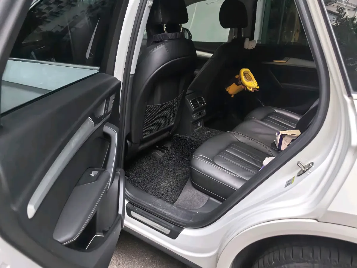 2020 Audi Q5L 2.0T 190HP L4 7DCT,autocango,china used car exporter,china ev exporter,chinese used car exporter,chinese used ev exporter