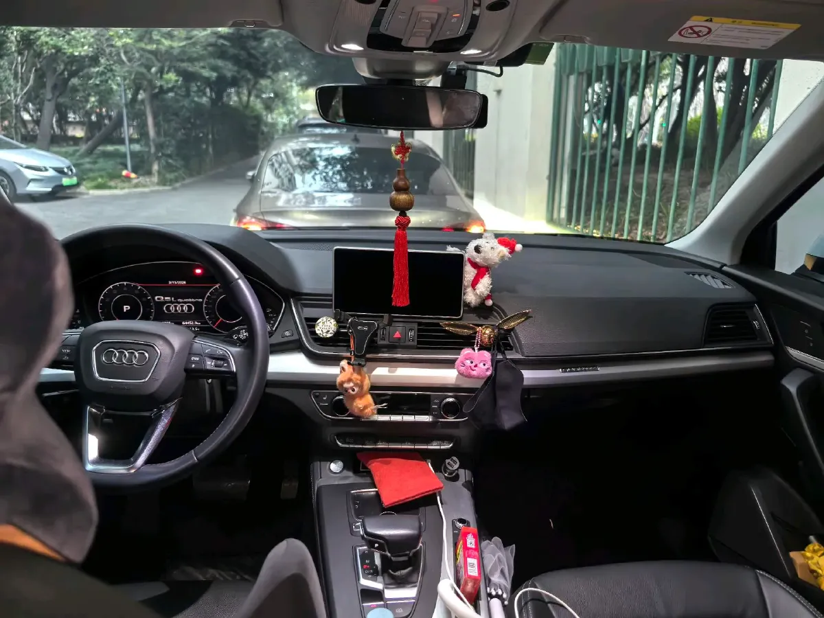 2020 Audi Q5L 2.0T 190HP L4 7DCT,autocango,china used car exporter,china ev exporter,chinese used car exporter,chinese used ev exporter