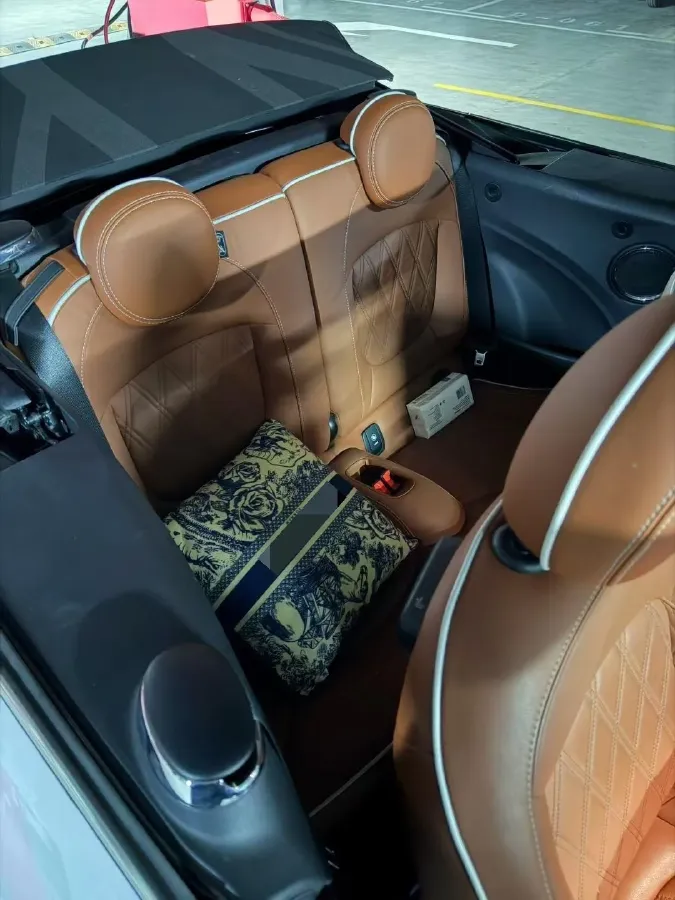 2020 MINI MINI 1.5T 136HP L3 7DCT,autocango,china used car exporter,china ev exporter,chinese used car exporter,chinese used ev exporter