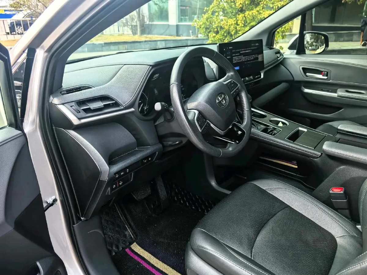 2023 Toyota Sienna 2.5L 189HP L4 E-CVT Hybrid,autocango,china used car exporter,china ev exporter,chinese used car exporter,chinese used ev exporter