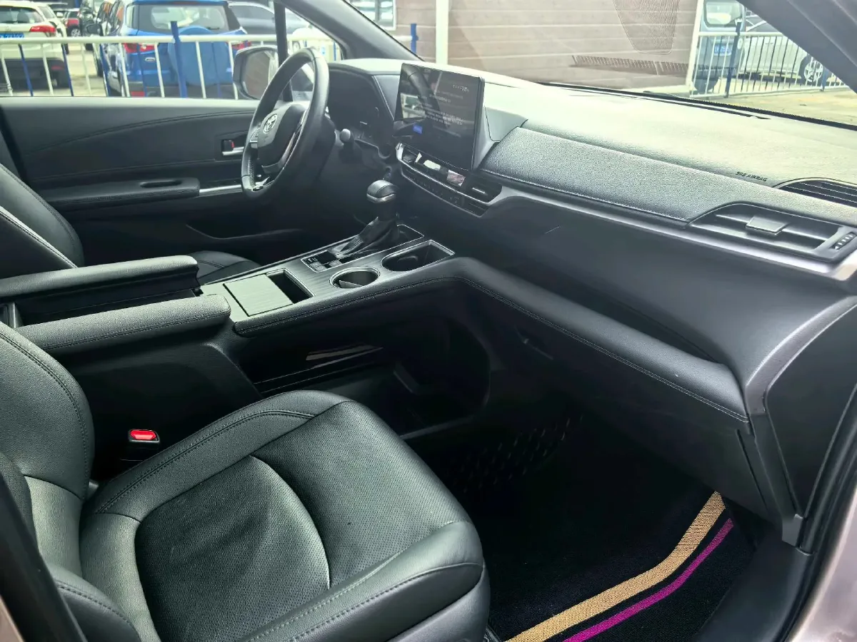 2023 Toyota Sienna 2.5L 189HP L4 E-CVT Hybrid,autocango,china used car exporter,china ev exporter,chinese used car exporter,chinese used ev exporter