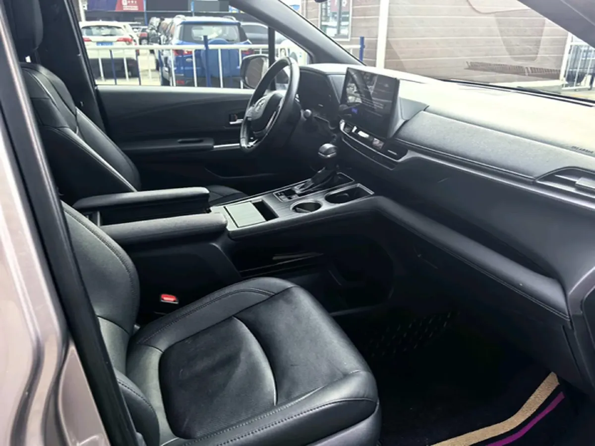 2023 Toyota Sienna 2.5L 189HP L4 E-CVT Hybrid,autocango,china used car exporter,china ev exporter,chinese used car exporter,chinese used ev exporter