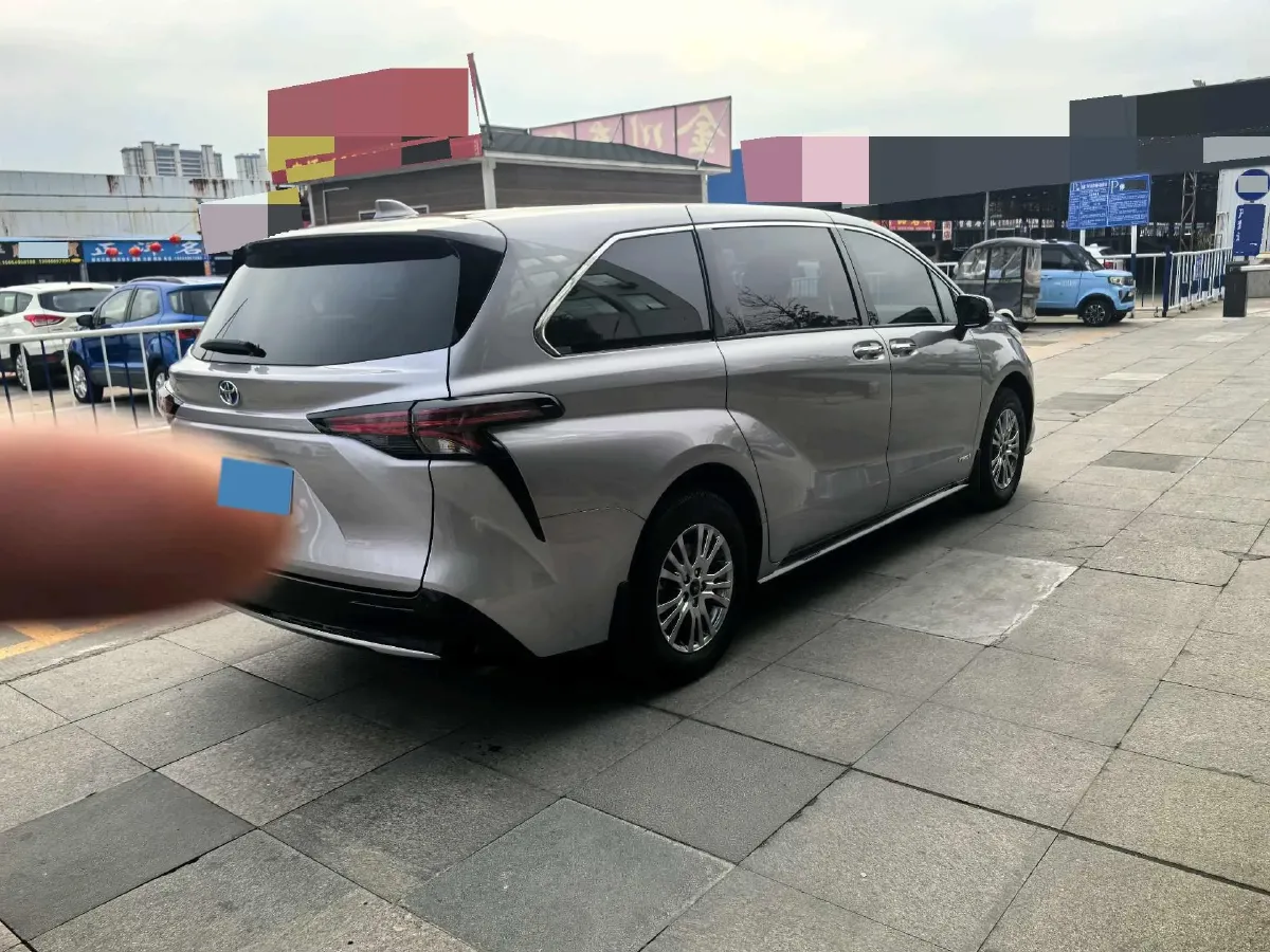 2023 Toyota Sienna 2.5L 189HP L4 E-CVT Hybrid,autocango,china used car exporter,china ev exporter,chinese used car exporter,chinese used ev exporter