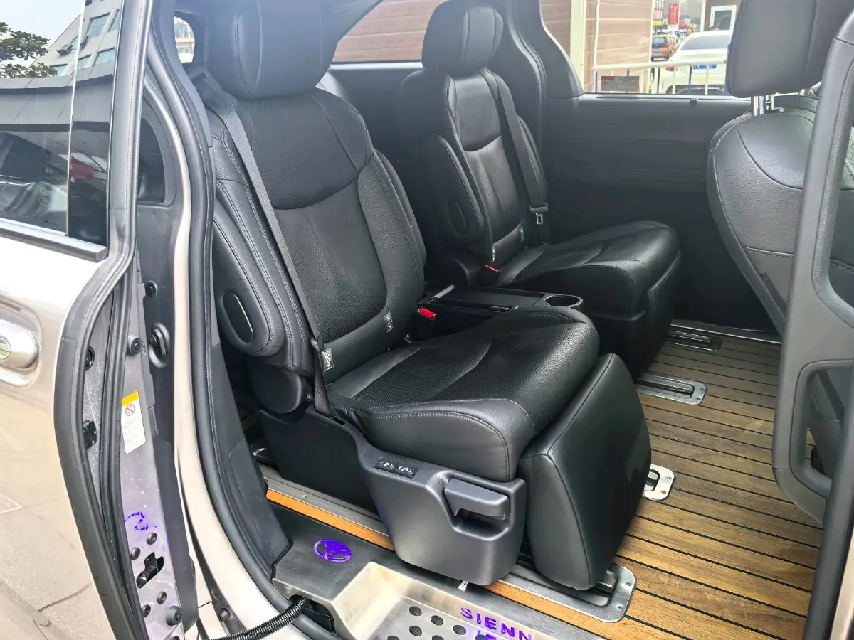 2023 Toyota Sienna 2.5L 189HP L4 E-CVT Hybrid,autocango,china used car exporter,china ev exporter,chinese used car exporter,chinese used ev exporter