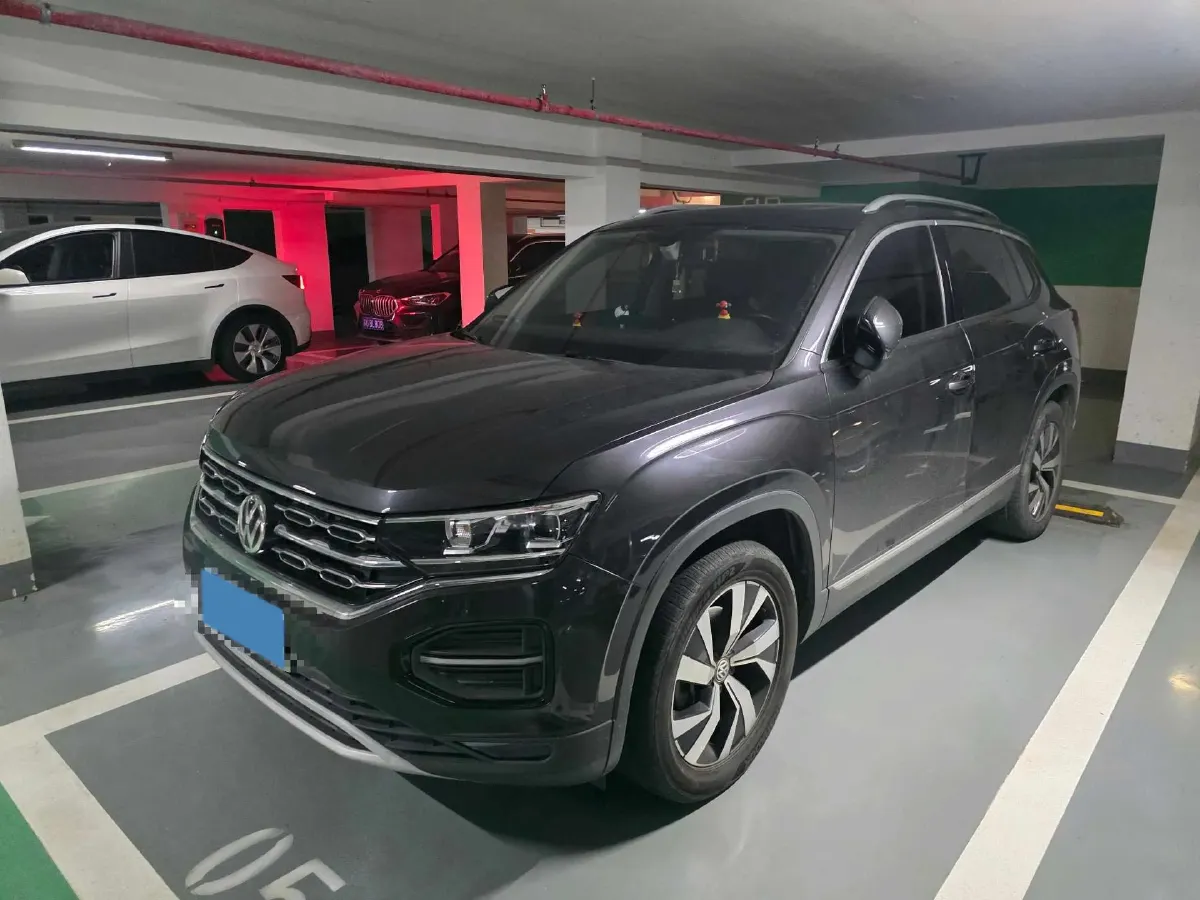 2019 Jeep Cherokee 2.0T 234HP L4 9AT,autocango,china used car exporter,china ev exporter,chinese used car exporter,chinese used ev exporter