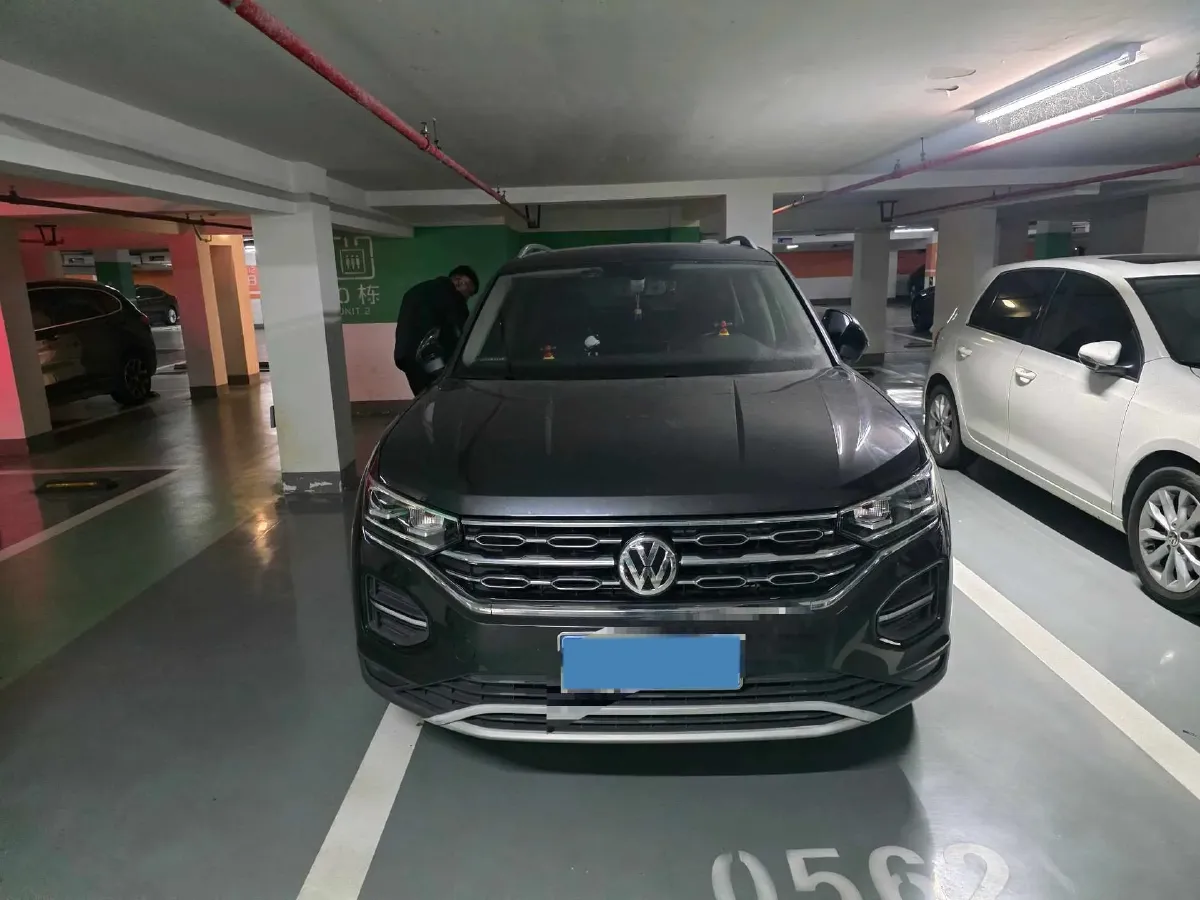 2019 Jeep Cherokee 2.0T 234HP L4 9AT,autocango,china used car exporter,china ev exporter,chinese used car exporter,chinese used ev exporter