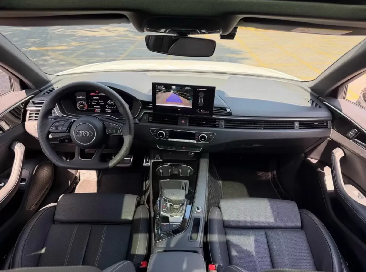 2023 Audi A4L 2.0T 190HP L4 7DCT,autocango,china used car exporter,china ev exporter,chinese used car exporter,chinese used ev exporter