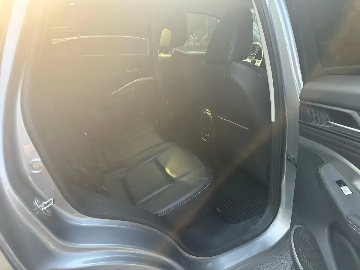 2021 WEY VV6 2.0T 227HP L4 7DCT,autocango,china used car exporter,china ev exporter,chinese used car exporter,chinese used ev exporter