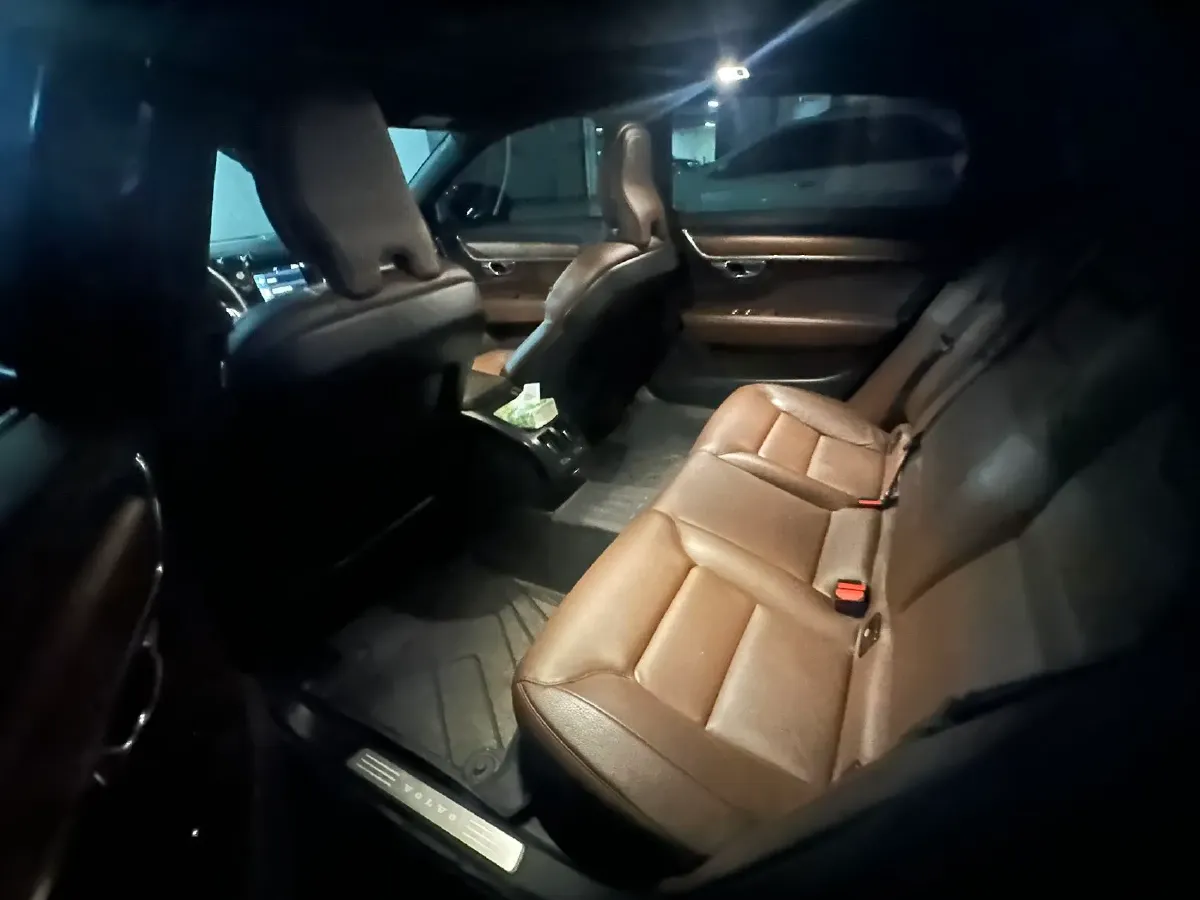 2021 Volvo S90 2.0T 250HP L4 8AT,autocango,china used car exporter,china ev exporter,chinese used car exporter,chinese used ev exporter