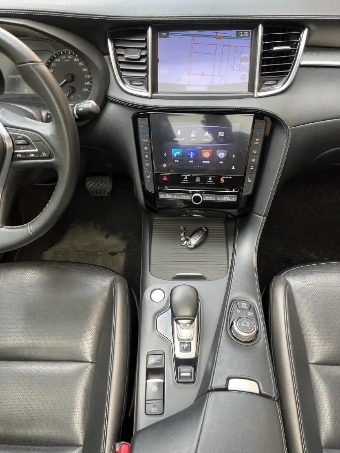 2018 Jeep Grand Commander 2.0T 265HP L4 9AT,autocango,china used car exporter,china ev exporter,chinese used car exporter,chinese used ev exporter