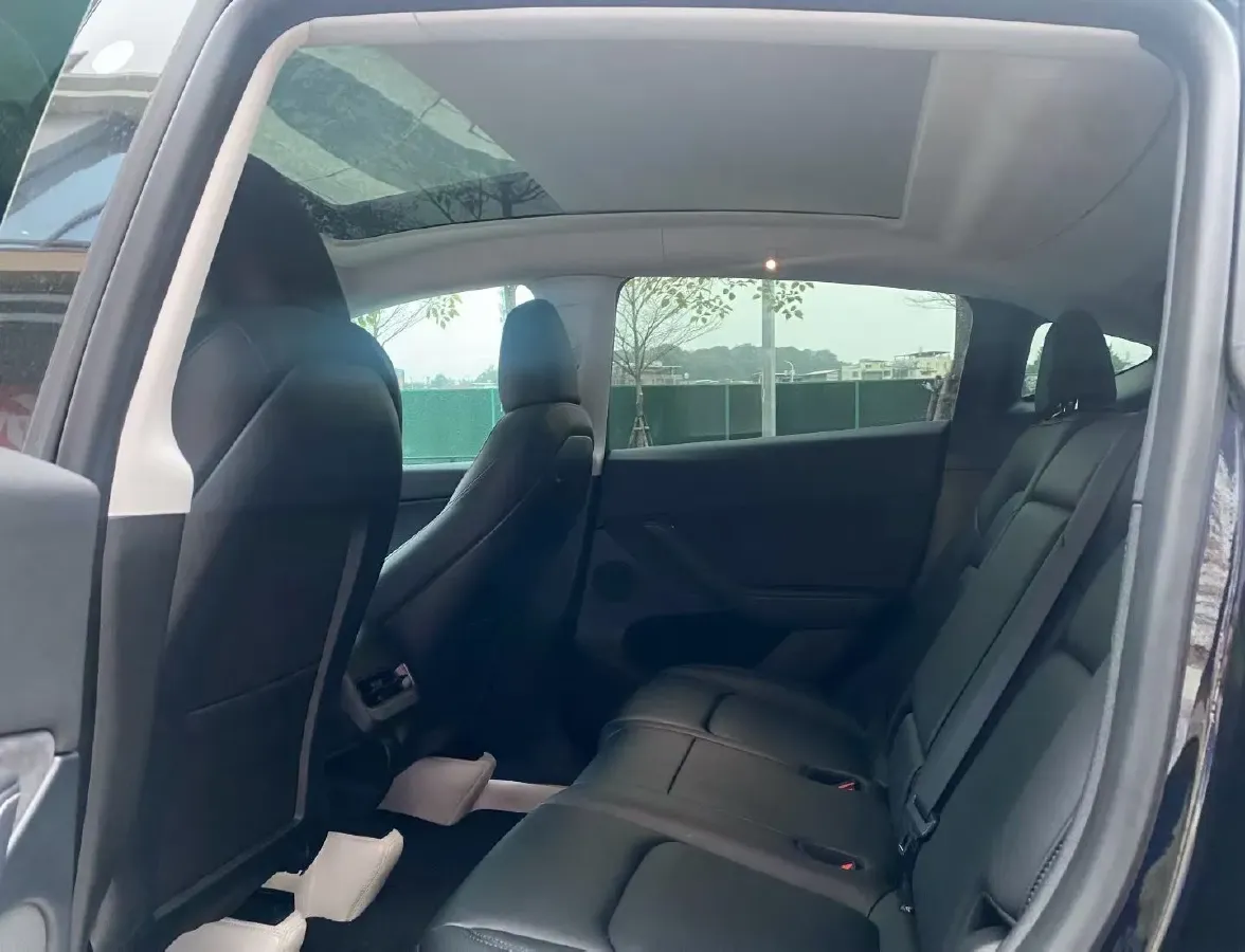 2022 Tesla Model Y BEV 60KWH,autocango,china used car exporter,china ev exporter,chinese used car exporter,chinese used ev exporter