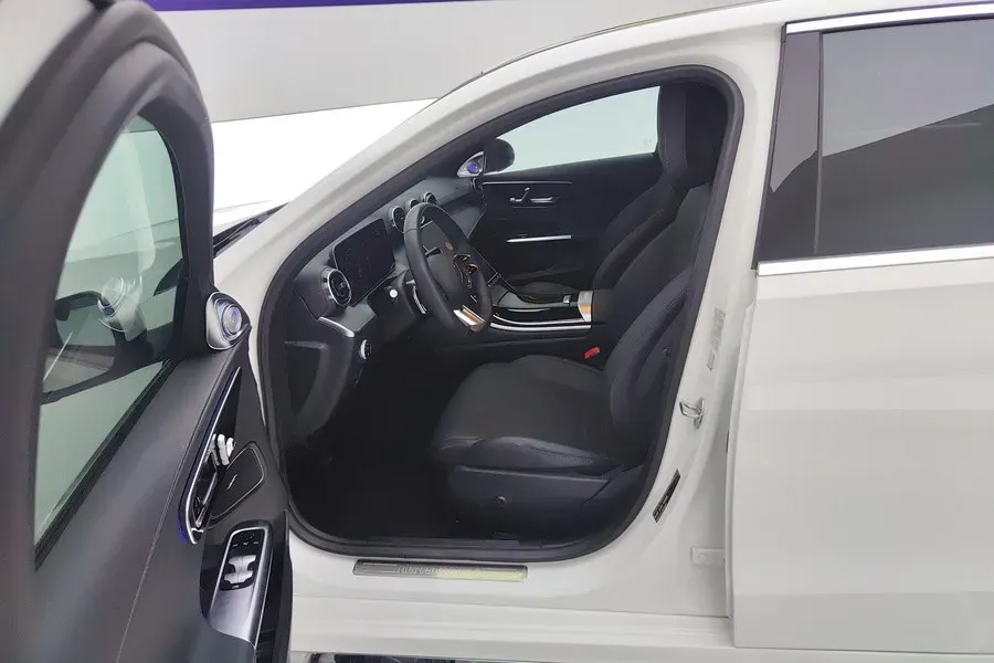 2023 Mercedes-Benz C Class 1.5T 170HP L4 9AT,autocango,china used car exporter,china ev exporter,chinese used car exporter,chinese used ev exporter