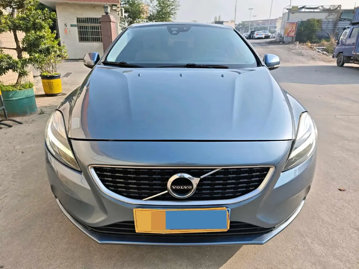 2018 Volvo V40 1.5T 152HP L4 6AT,autocango,china used car exporter,china ev exporter,chinese used car exporter,chinese used ev exporter