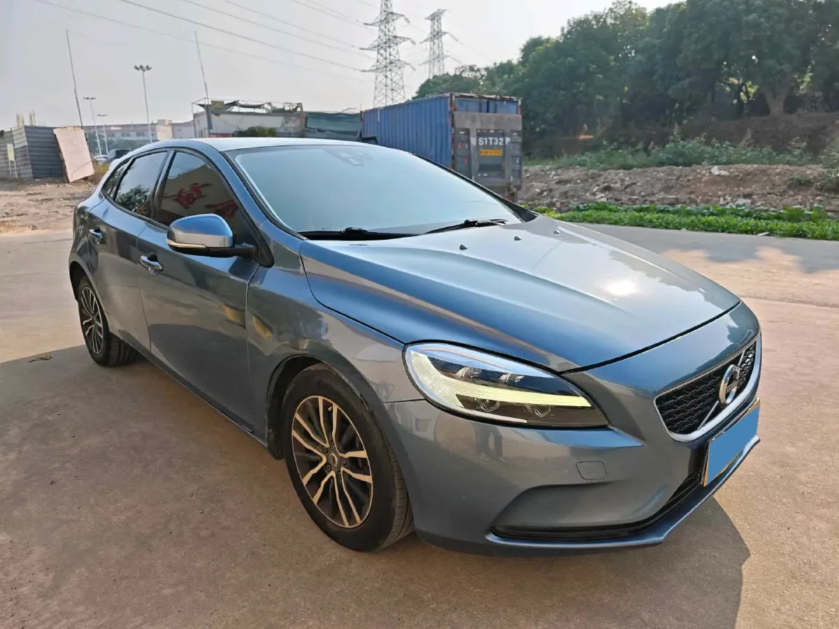 2018 Volvo V40 1.5T 152HP L4 6AT,autocango,china used car exporter,china ev exporter,chinese used car exporter,chinese used ev exporter