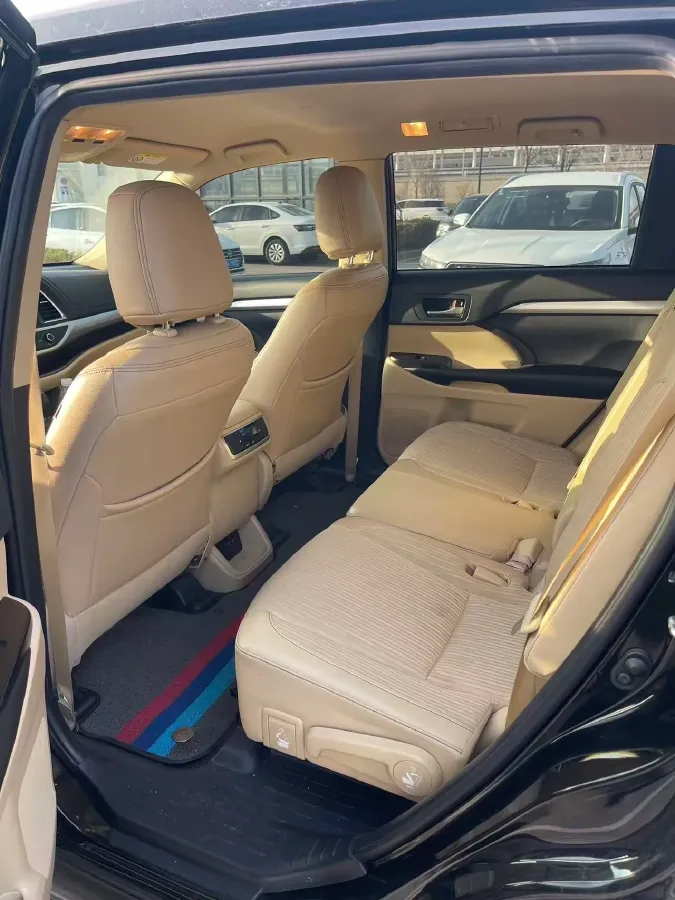 2021 Toyota Highlander 2.0T 220HP L4 6AT,autocango,china used car exporter,china ev exporter,chinese used car exporter,chinese used ev exporter