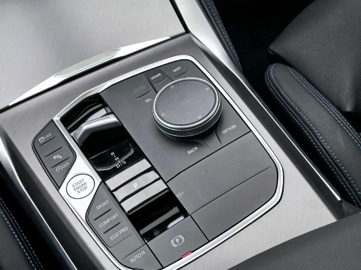 2024 BMW 2.0T 300HP L4 7DCT,autocango,china used car exporter,china ev exporter,chinese used car exporter,chinese used ev exporter