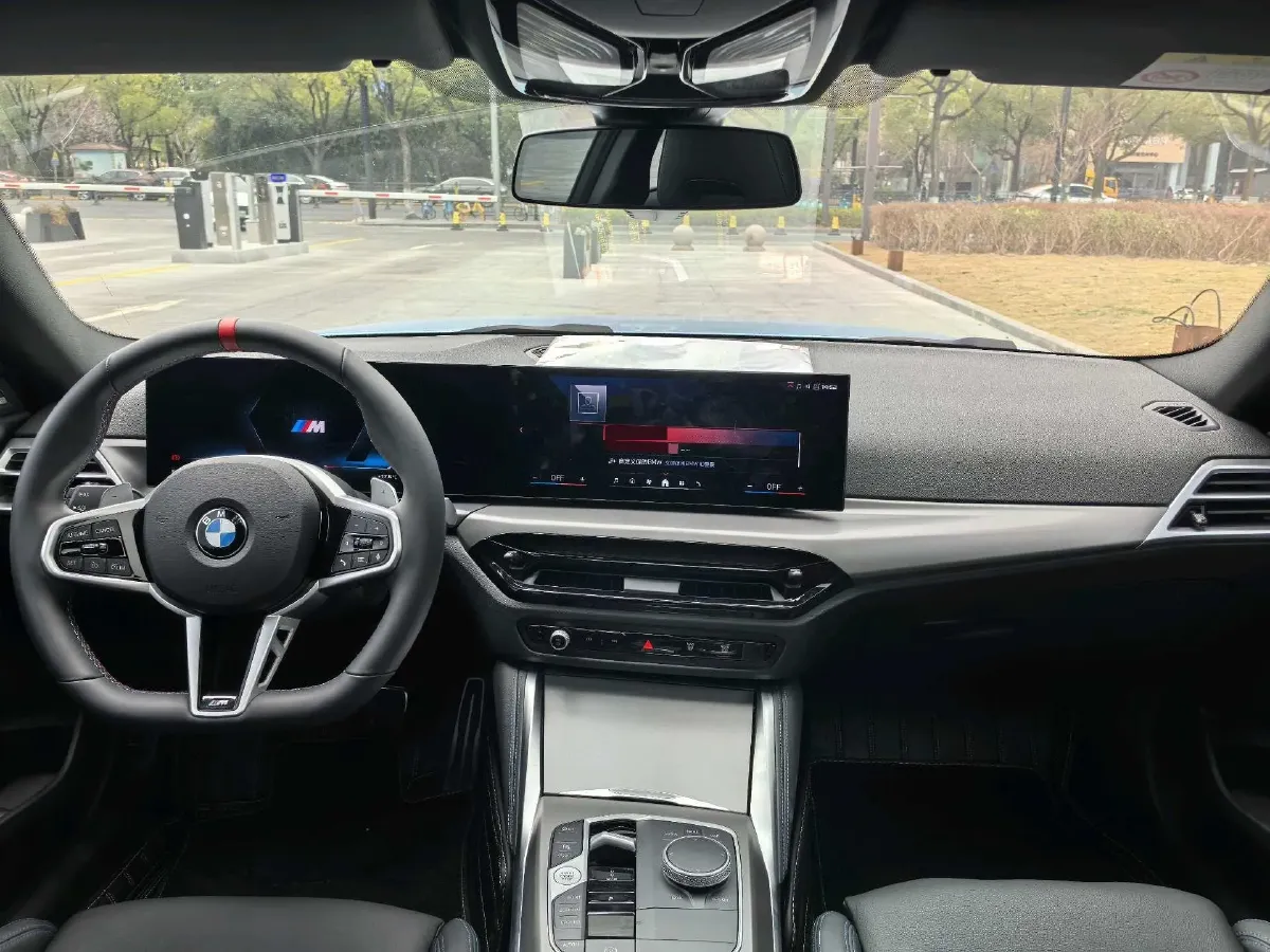 2024 BMW 2.0T 300HP L4 7DCT,autocango,china used car exporter,china ev exporter,chinese used car exporter,chinese used ev exporter