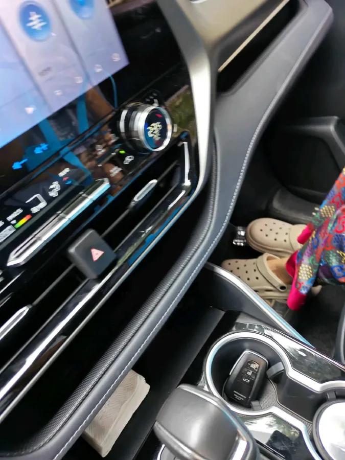 2022 Toyota Highlander 2.5L 192HP L4 E-CVT Hybrid,autocango,china used car exporter,china ev exporter,chinese used car exporter,chinese used ev exporter