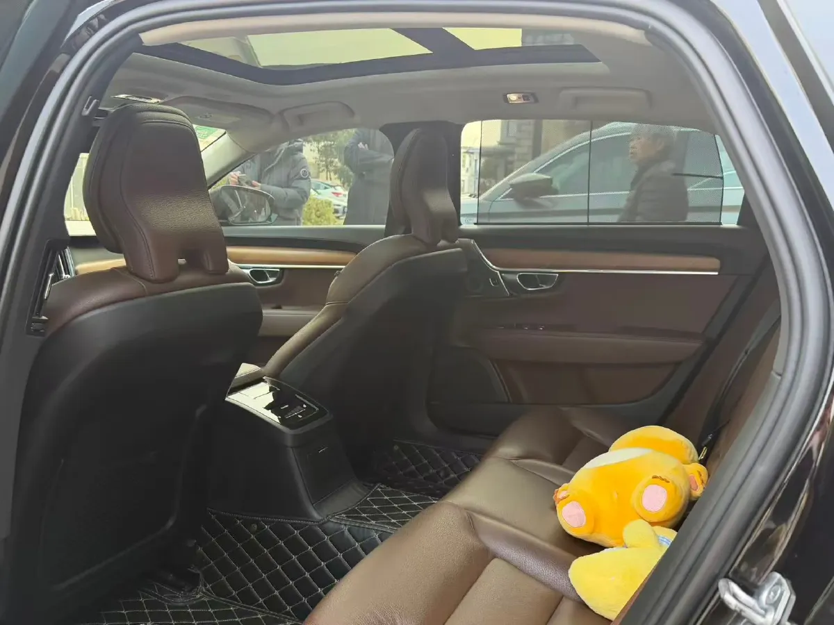 2019 Volvo S90 2.0T 254HP L4 8AT,autocango,china used car exporter,china ev exporter,chinese used car exporter,chinese used ev exporter