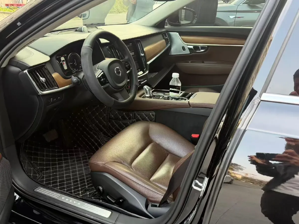 2019 Volvo S90 2.0T 254HP L4 8AT,autocango,china used car exporter,china ev exporter,chinese used car exporter,chinese used ev exporter