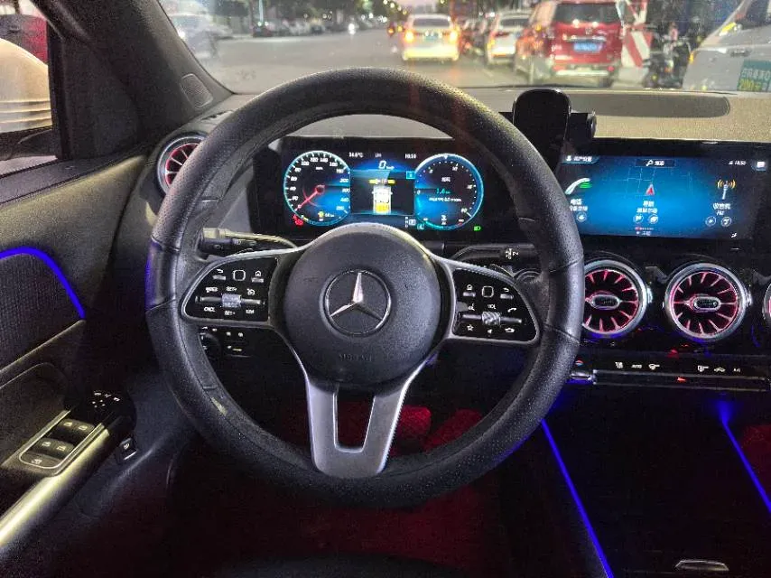 2020 Mercedes-Benz GLA Class 1.3T 163HP L4 7DCT,autocango,china used car exporter,china ev exporter,chinese used car exporter,chinese used ev exporter