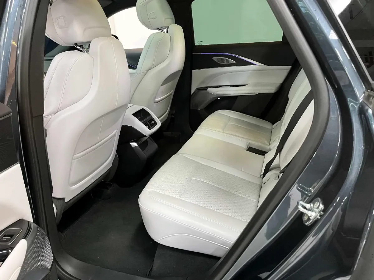 2024 Cadillac IQ Lyriq BEV 68.4KWH,autocango,china used car exporter,china ev exporter,chinese used car exporter,chinese used ev exporter