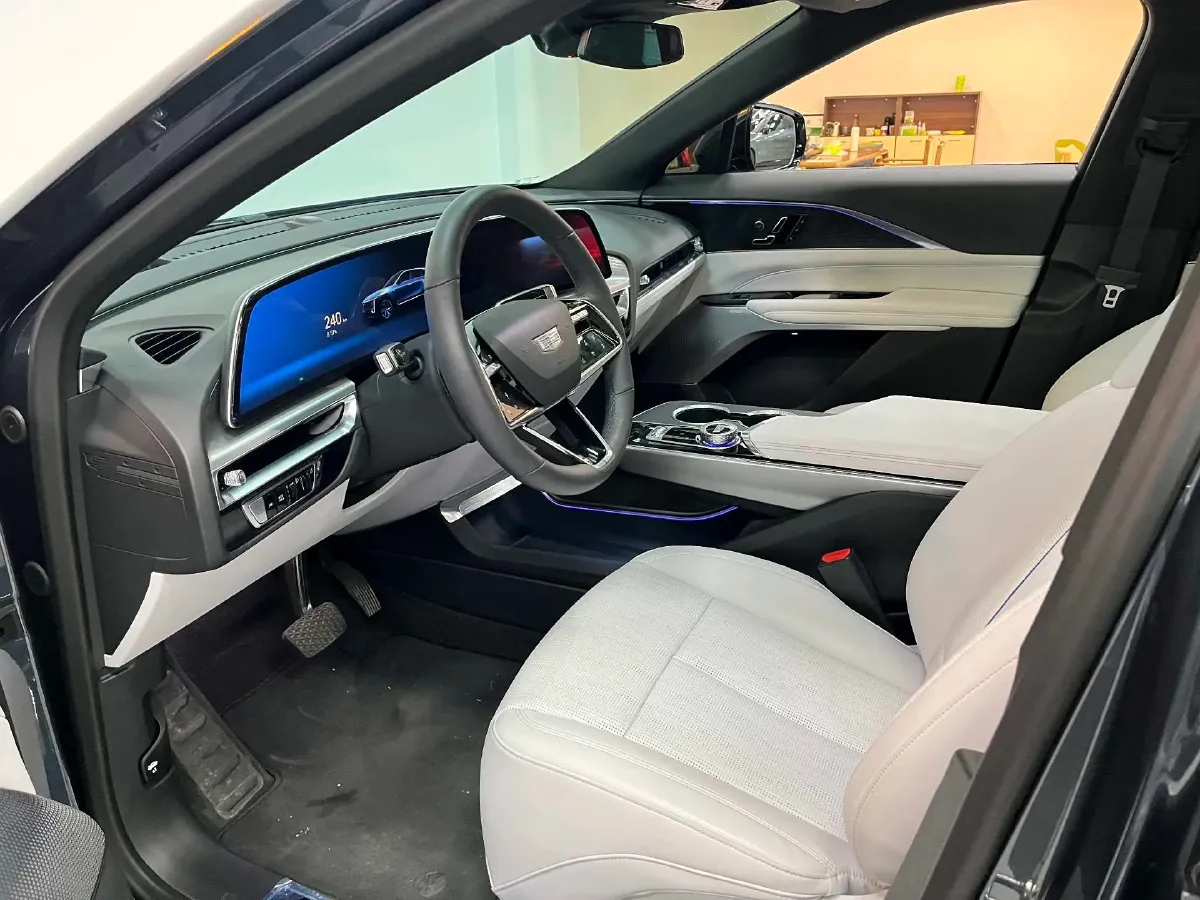 2024 Cadillac IQ Lyriq BEV 68.4KWH,autocango,china used car exporter,china ev exporter,chinese used car exporter,chinese used ev exporter