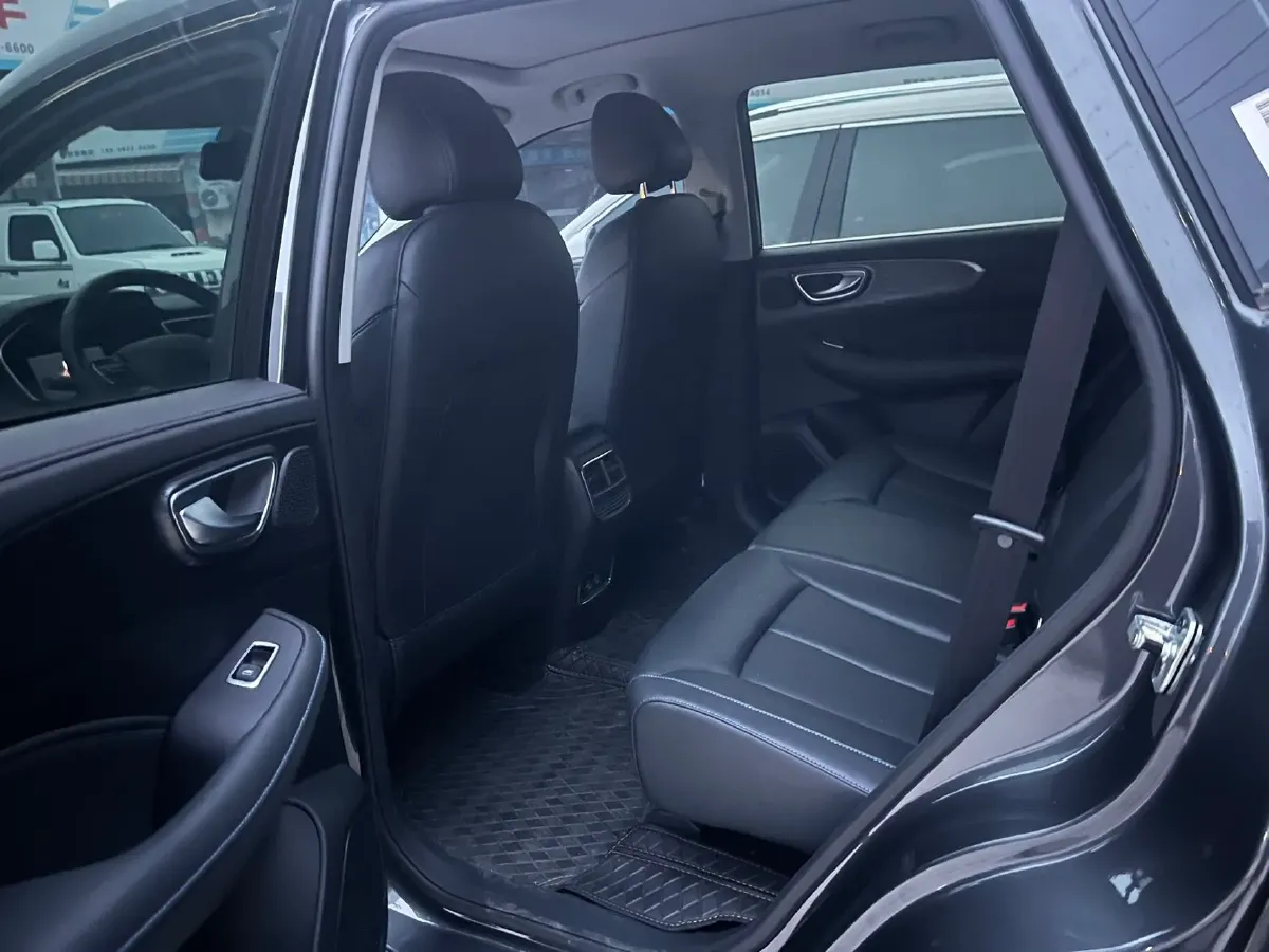 2025 Roewe RX5 1.5T 181HP L4 7DCT,autocango,china used car exporter,china ev exporter,chinese used car exporter,chinese used ev exporter