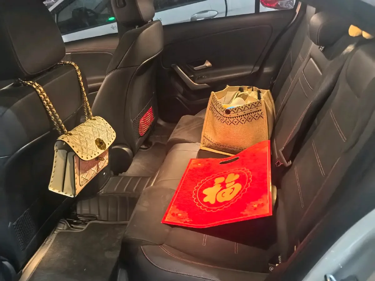 2024 Mercedes-Benz A Class 1.3T 163HP L4 7DCT,autocango,china used car exporter,china ev exporter,chinese used car exporter,chinese used ev exporter