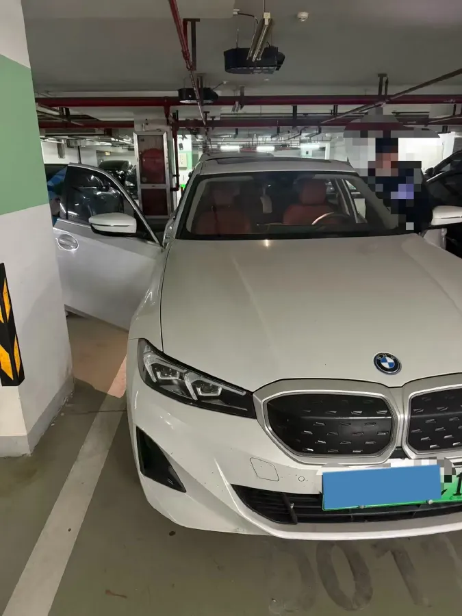 2024 BMW i3 BEV 70KWH,autocango,china used car exporter,china ev exporter,chinese used car exporter,chinese used ev exporter