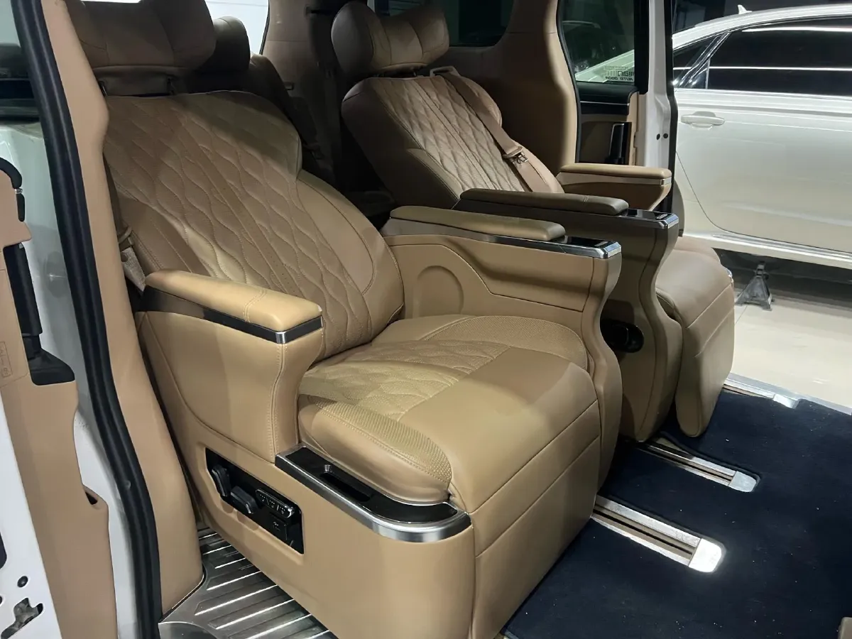 2020 SERES SF5 Range Extended 112HP REEV 35KWH,autocango,china used car exporter,china ev exporter,chinese used car exporter,chinese used ev exporter